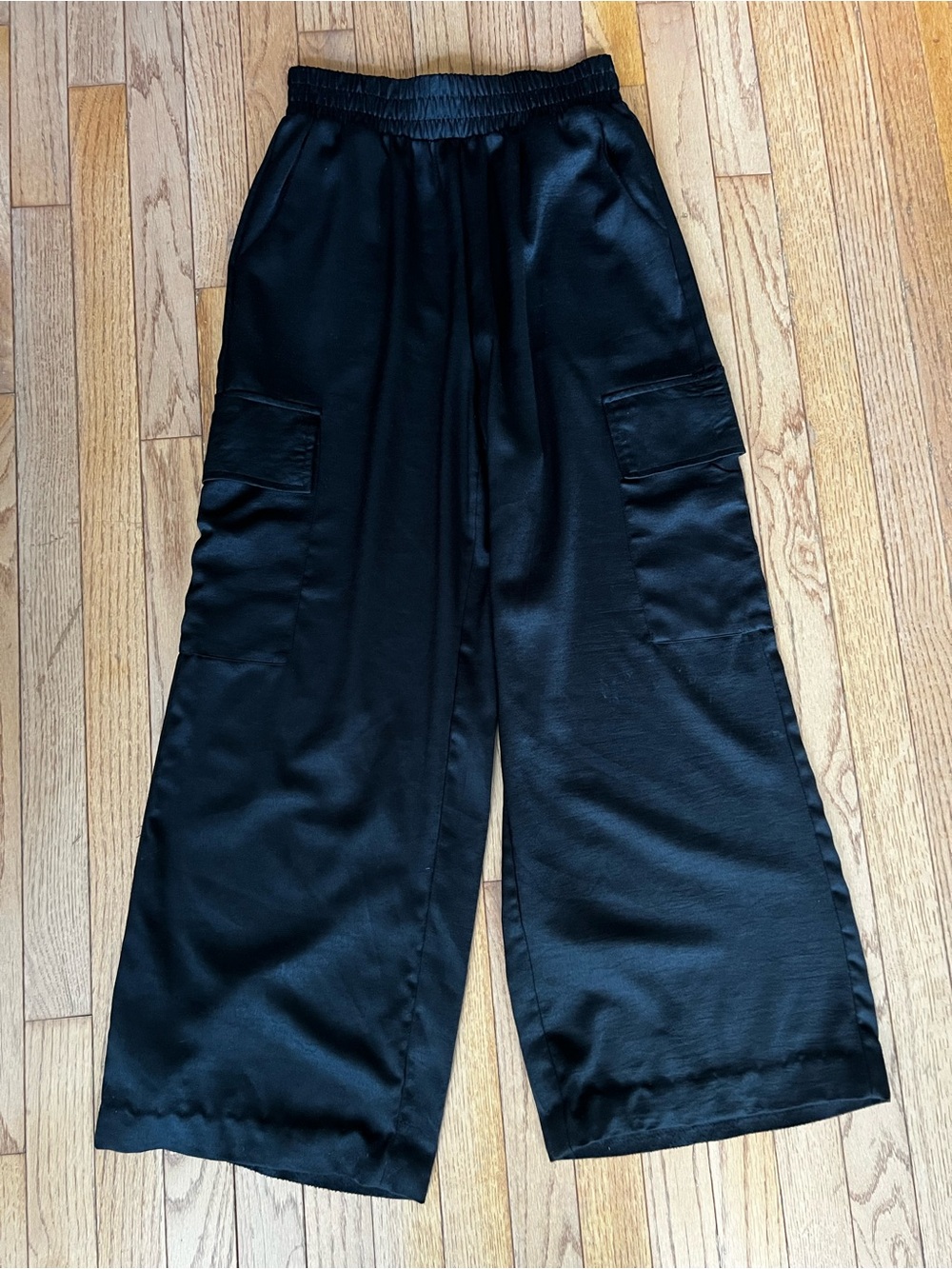 Wide-Leg Black Satin Cargo Pants with Elastic Waist Small